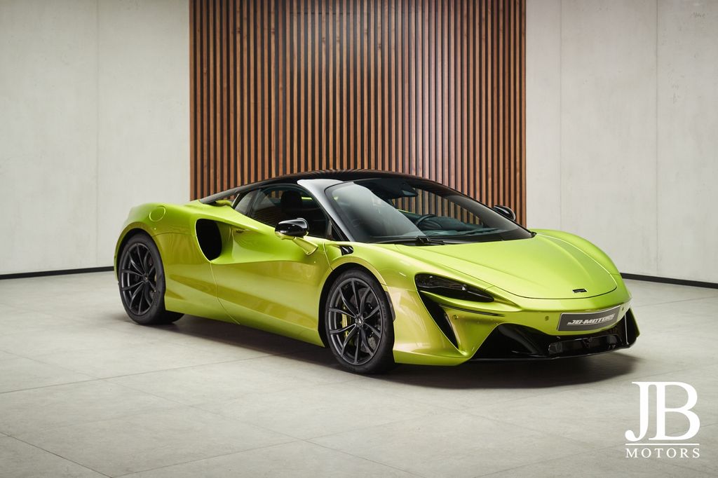 McLaren Artura 2023