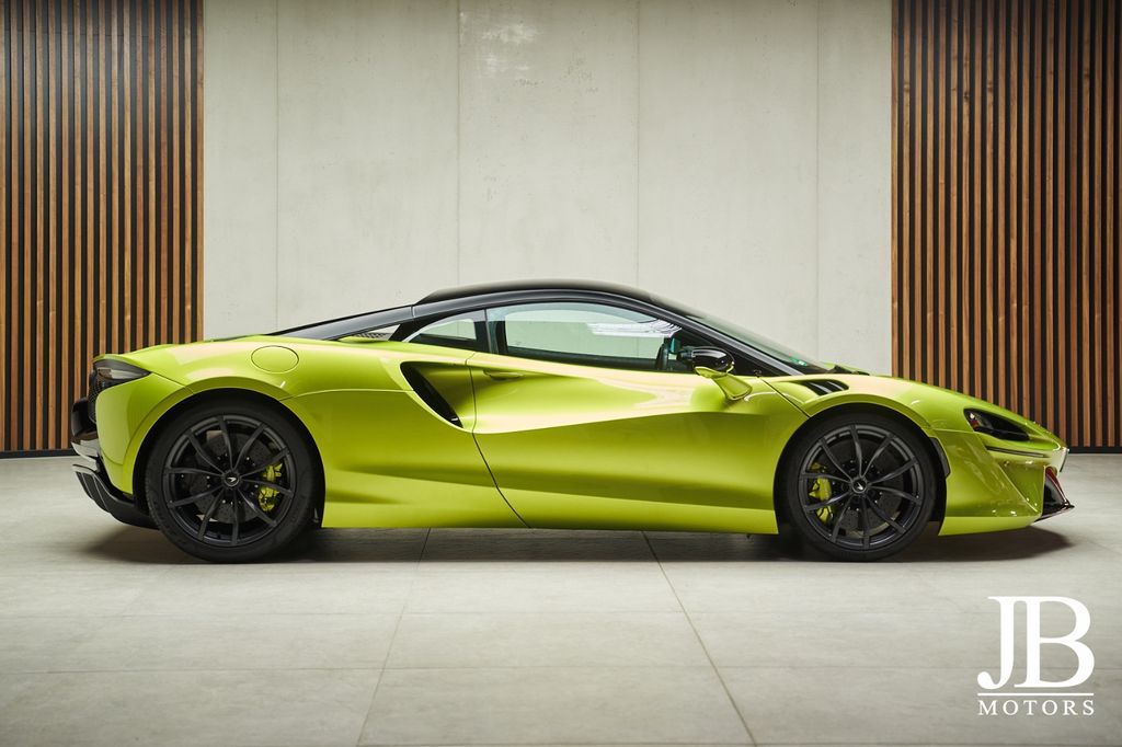 McLaren Artura 2023