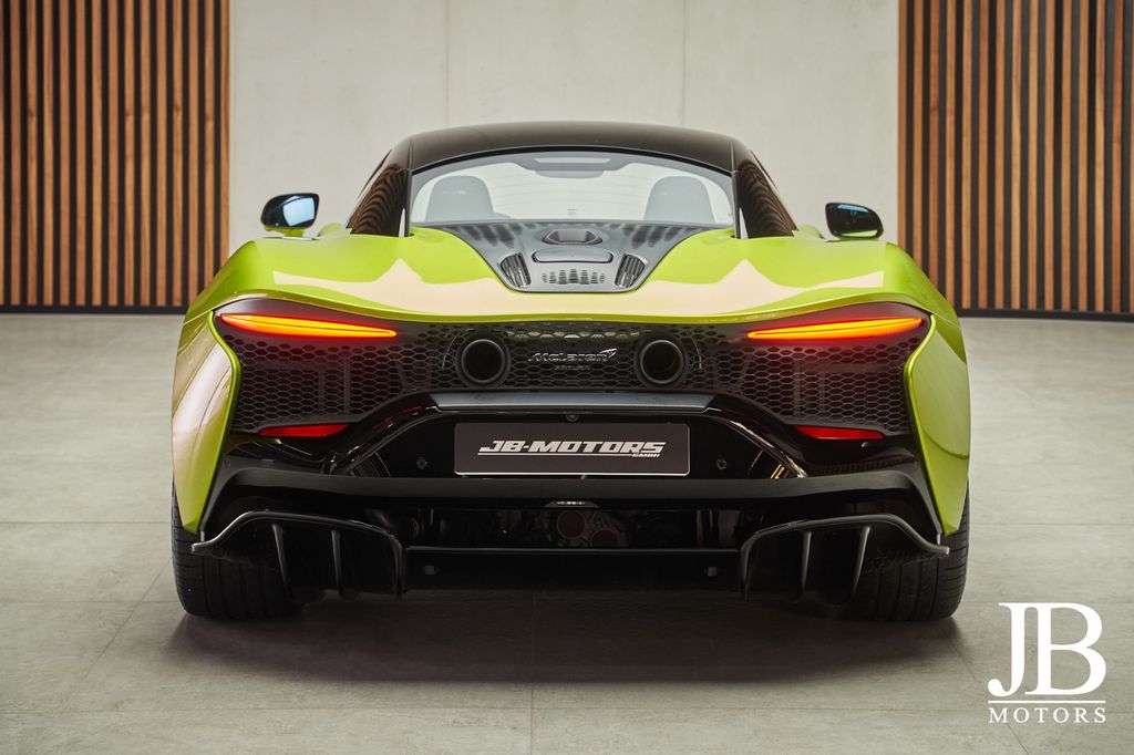 McLaren Artura 2023
