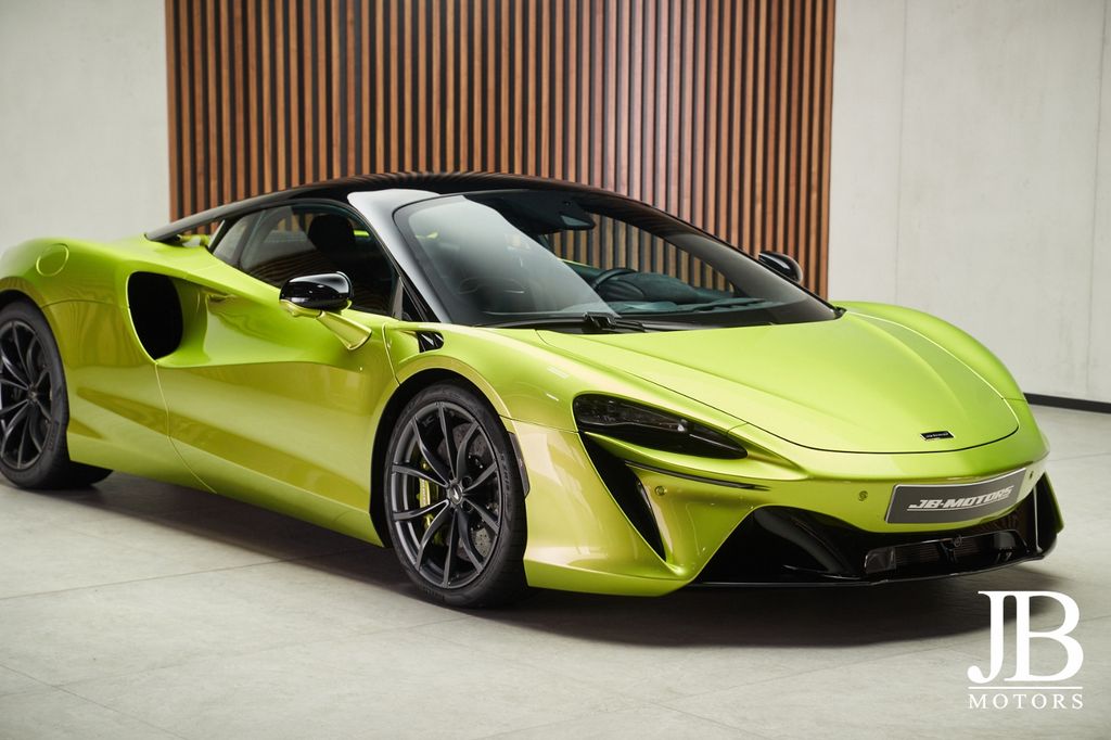 McLaren Artura 2023