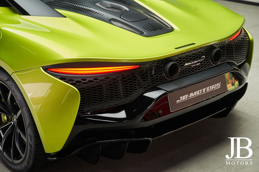 McLaren Artura 2023