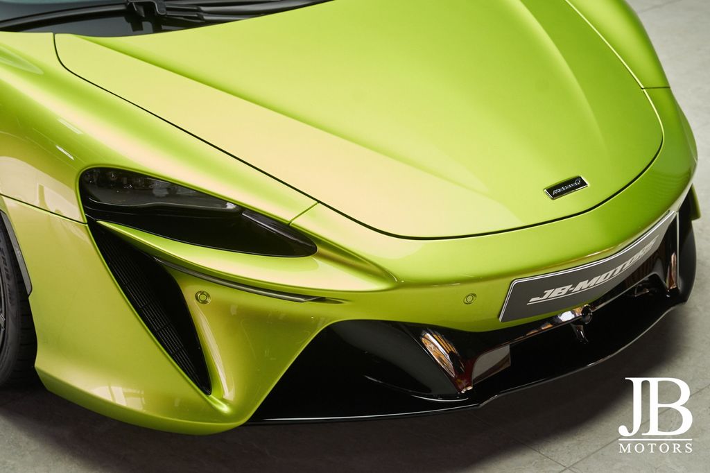 McLaren Artura 2023