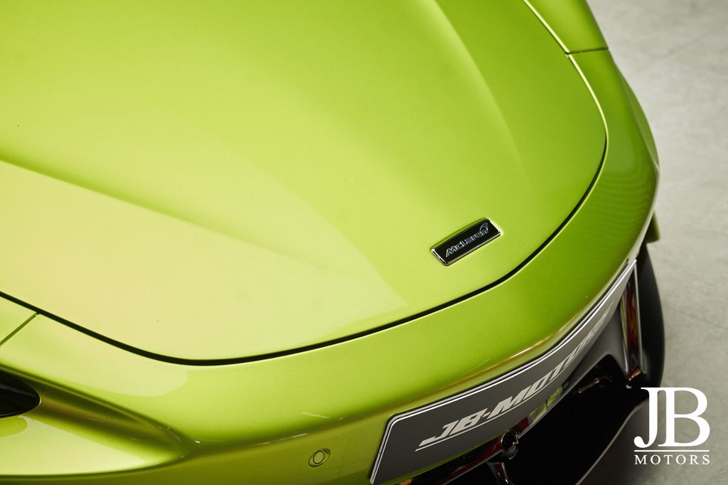McLaren Artura 2023