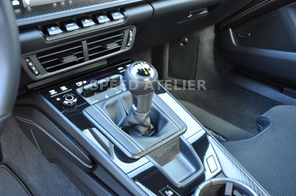 Porsche 992 2025
