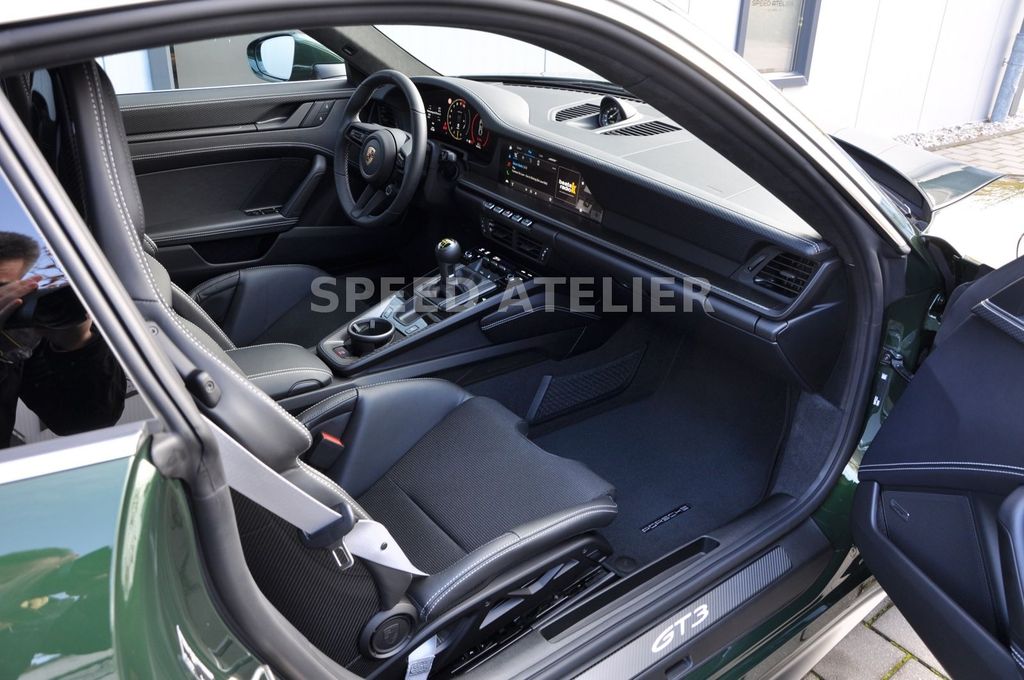 Porsche 992 2025