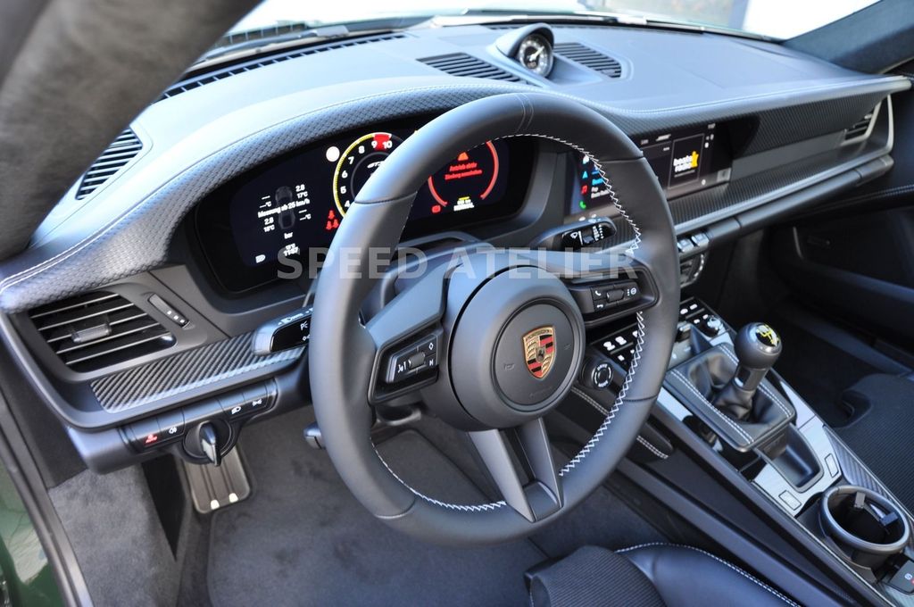 Porsche 992 2025