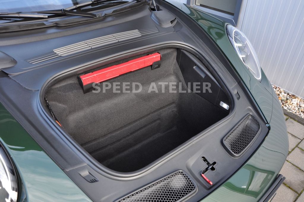 Porsche 992 2025