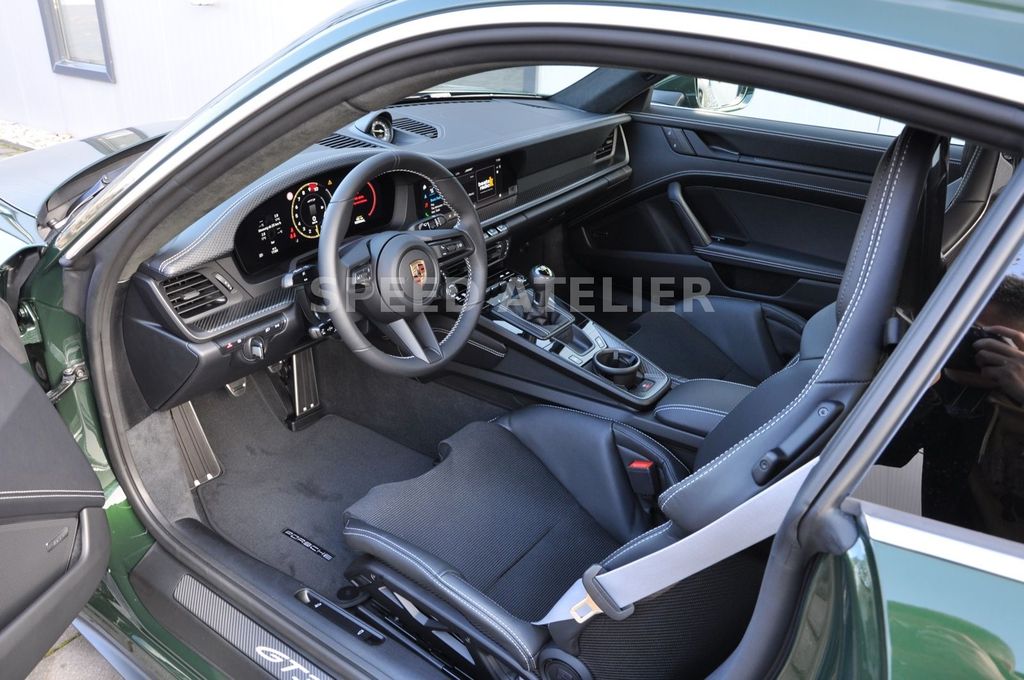 Porsche 992 2025