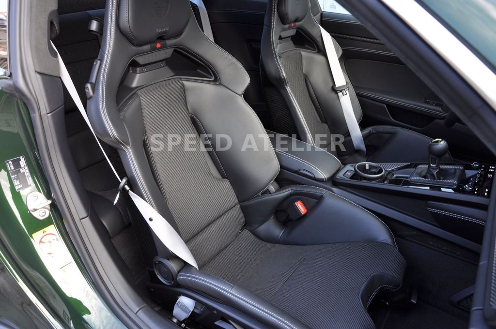 Porsche 992 2025