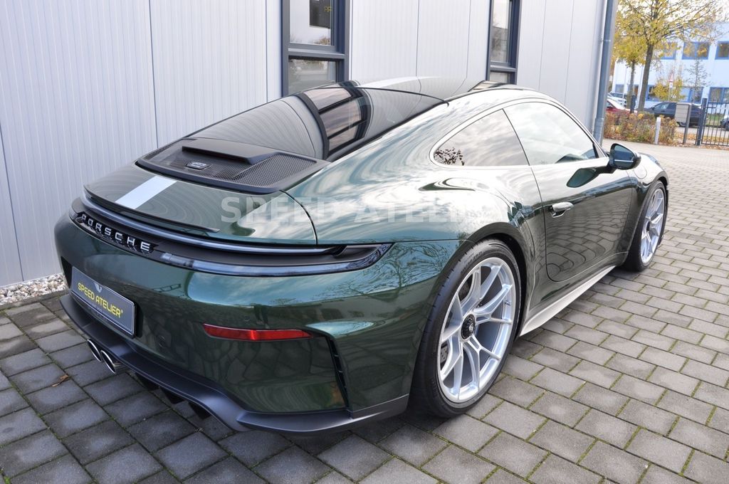 Porsche 992 2025