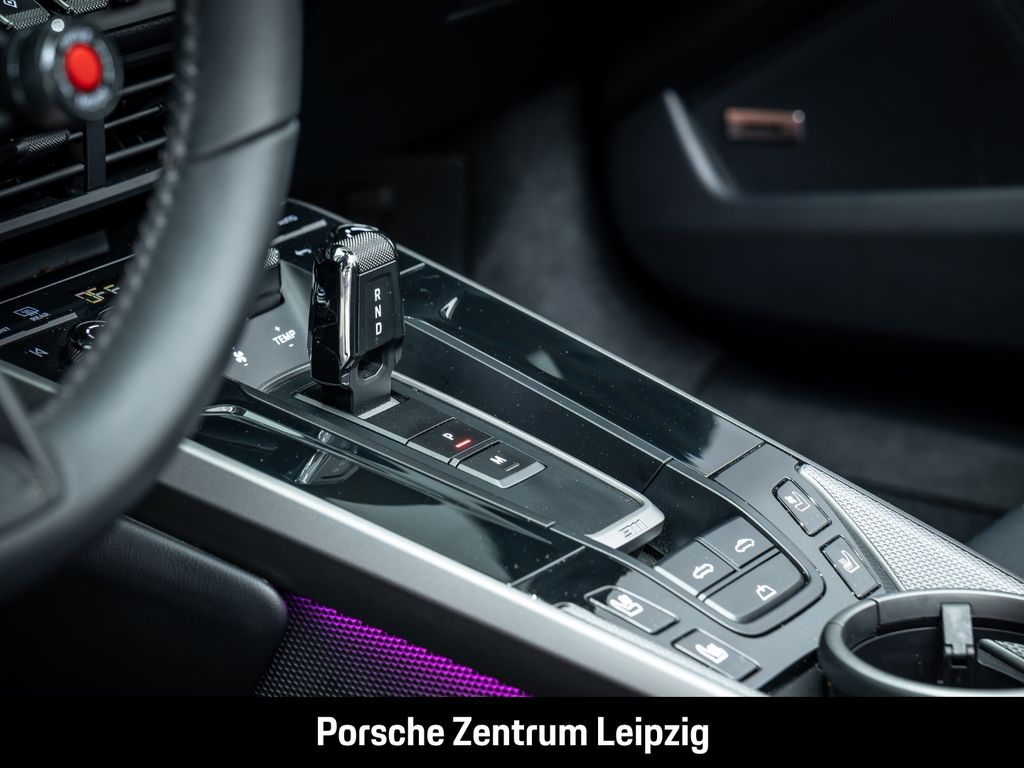 Porsche 992 2025
