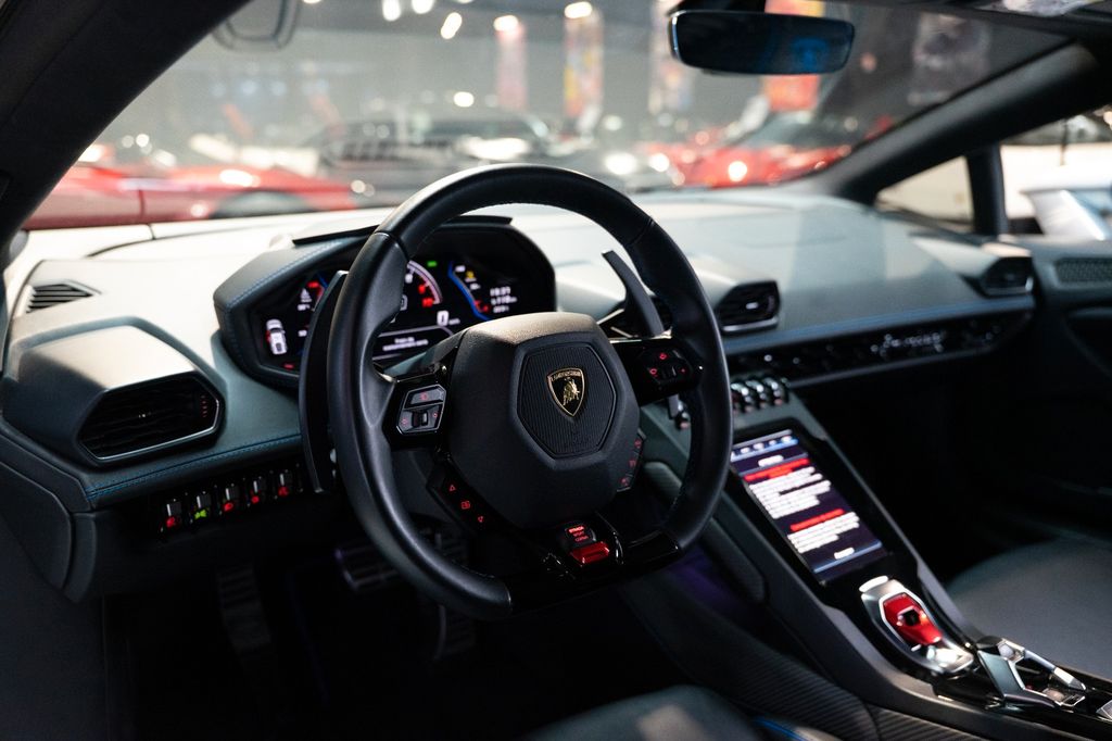 Lamborghini Huracán 2021