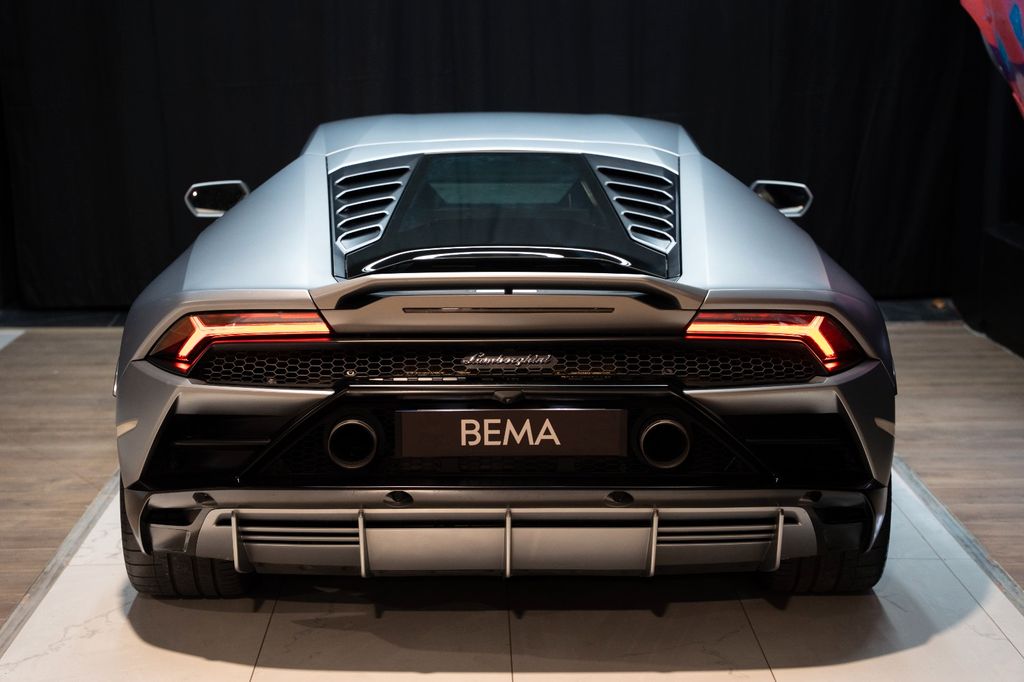 Lamborghini Huracán 2021