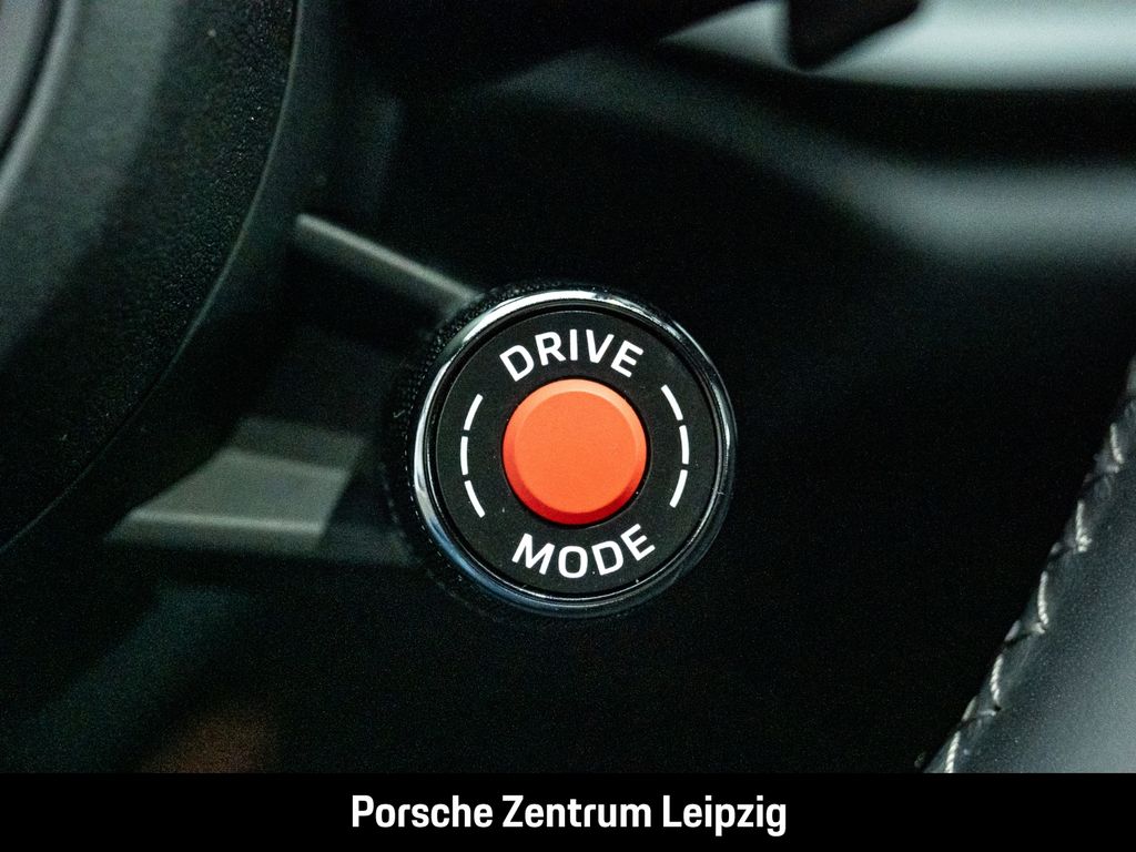 Porsche 992 2025
