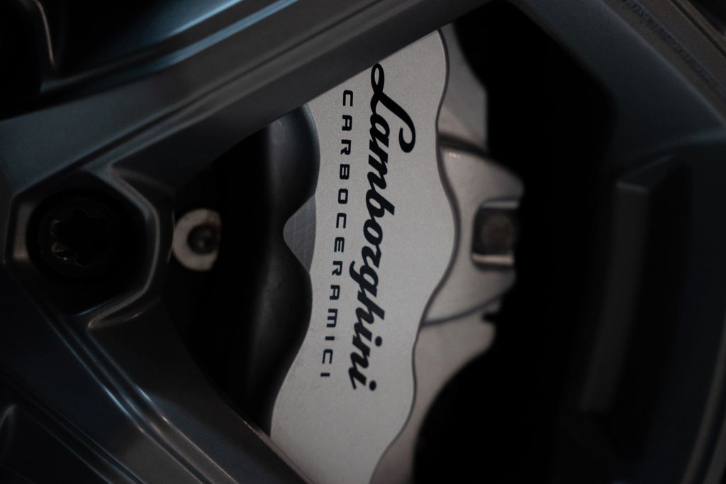 Lamborghini Huracán 2021