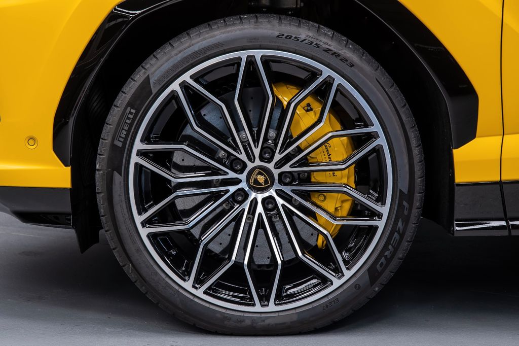 Lamborghini Urus 2025