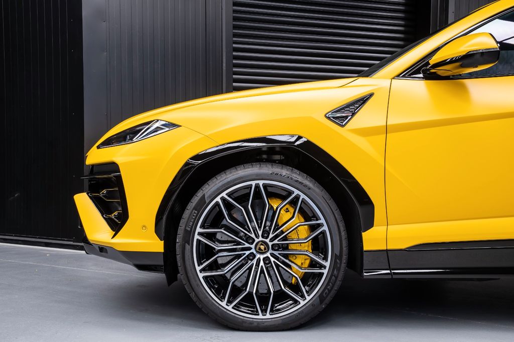 Lamborghini Urus 2025
