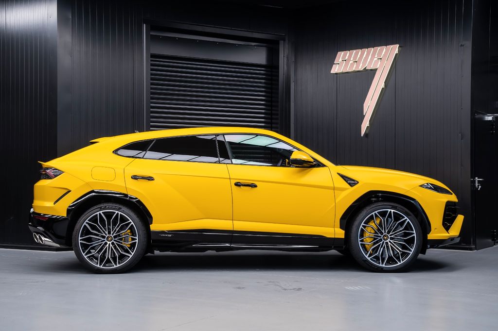 Lamborghini Urus 2025
