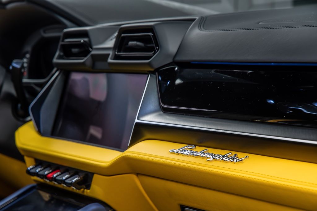 Lamborghini Urus 2025