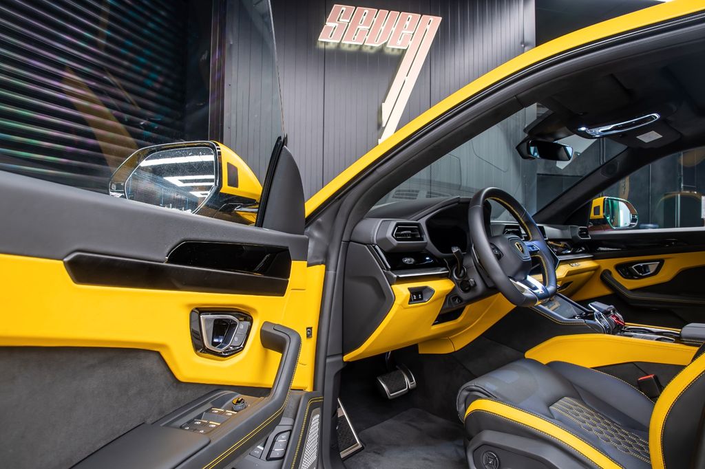 Lamborghini Urus 2025