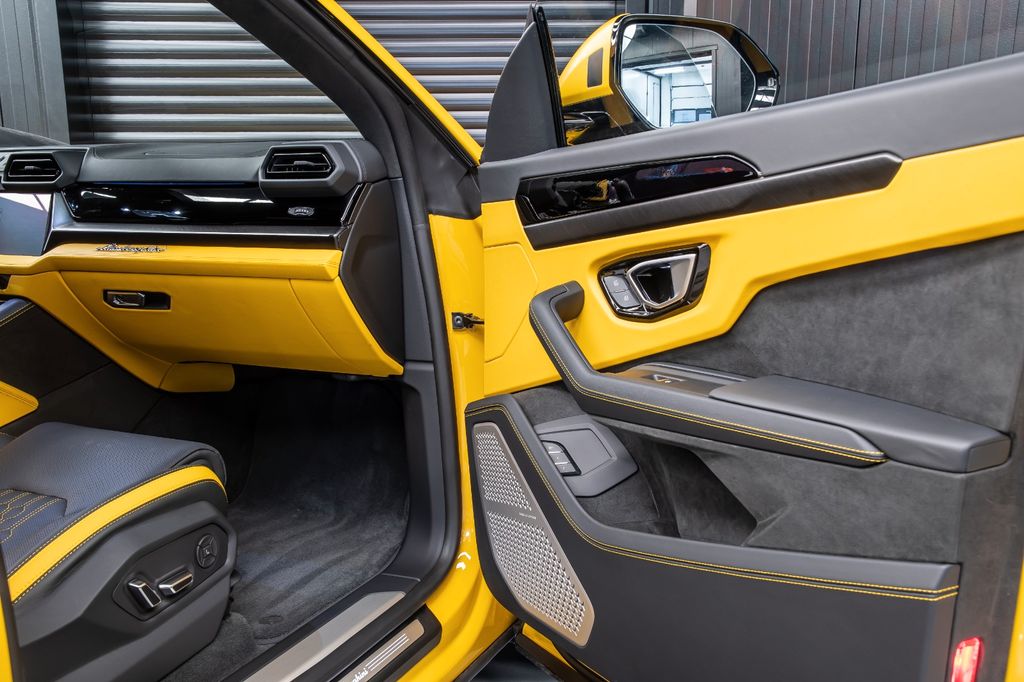 Lamborghini Urus 2025