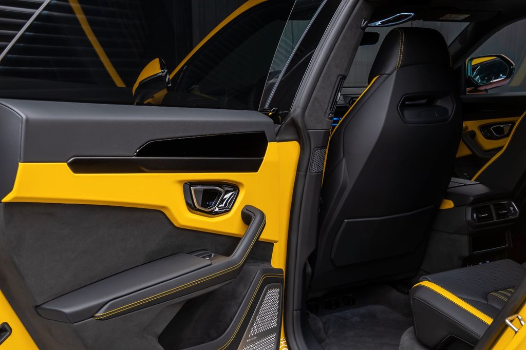 Lamborghini Urus 2025