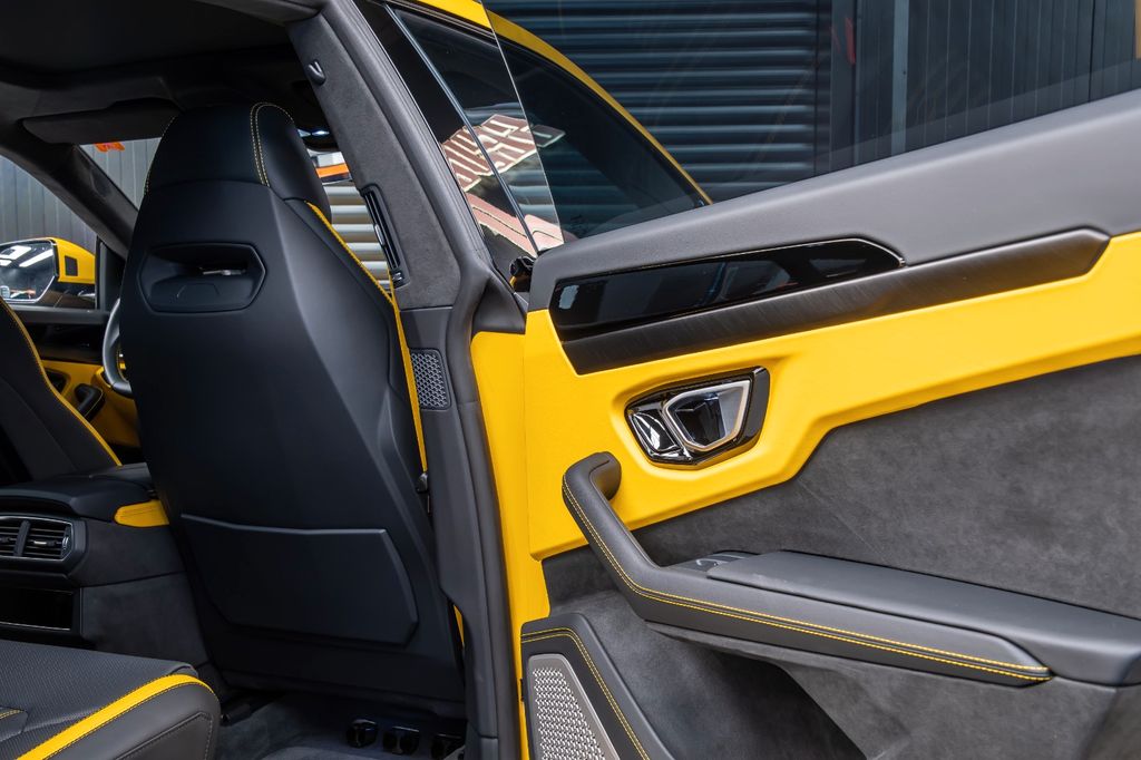 Lamborghini Urus 2025