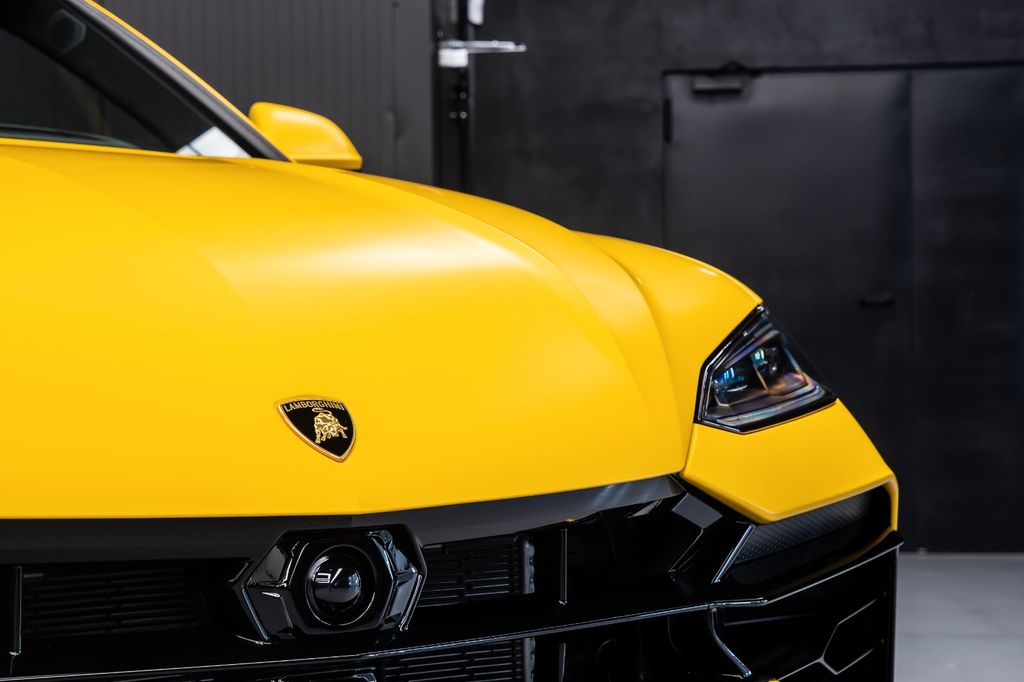 Lamborghini Urus 2025