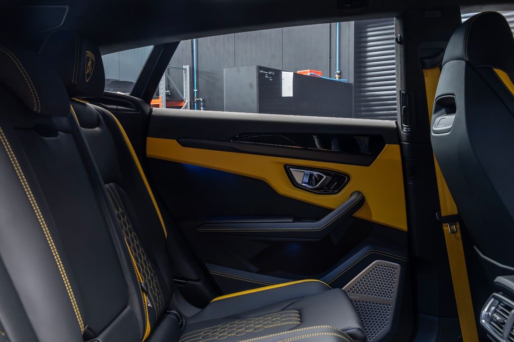 Lamborghini Urus 2025