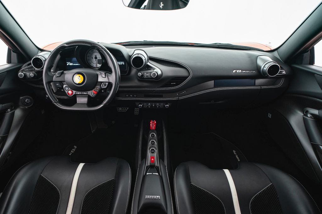 Ferrari F8 2022