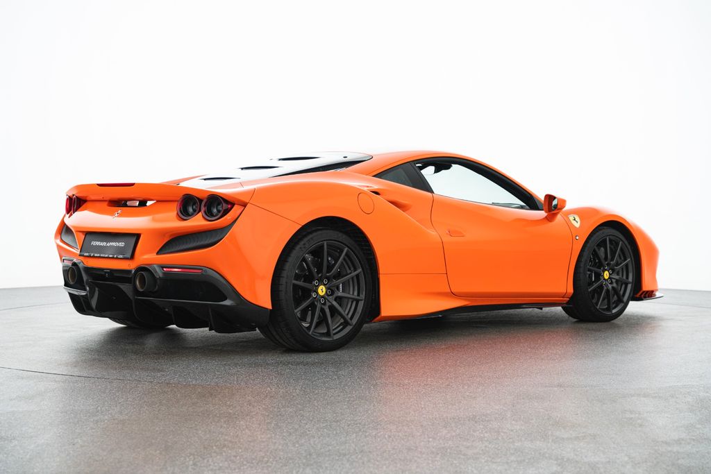 Ferrari F8 2022