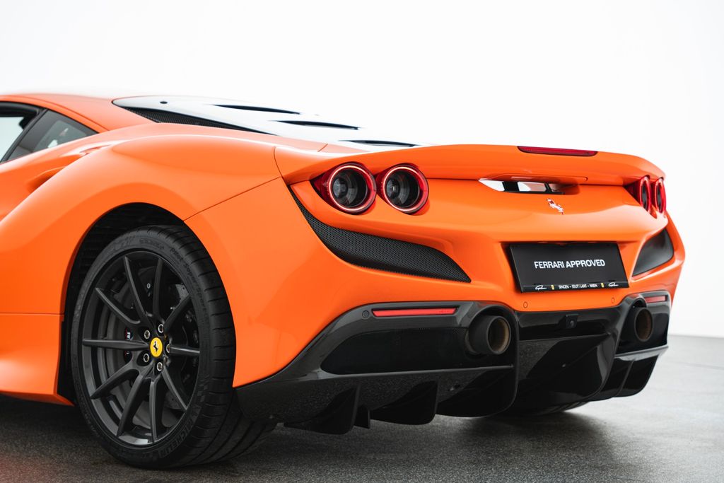 Ferrari F8 2022