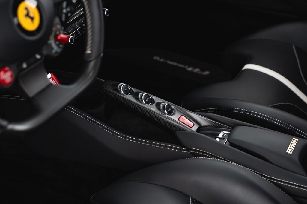 Ferrari F8 2022