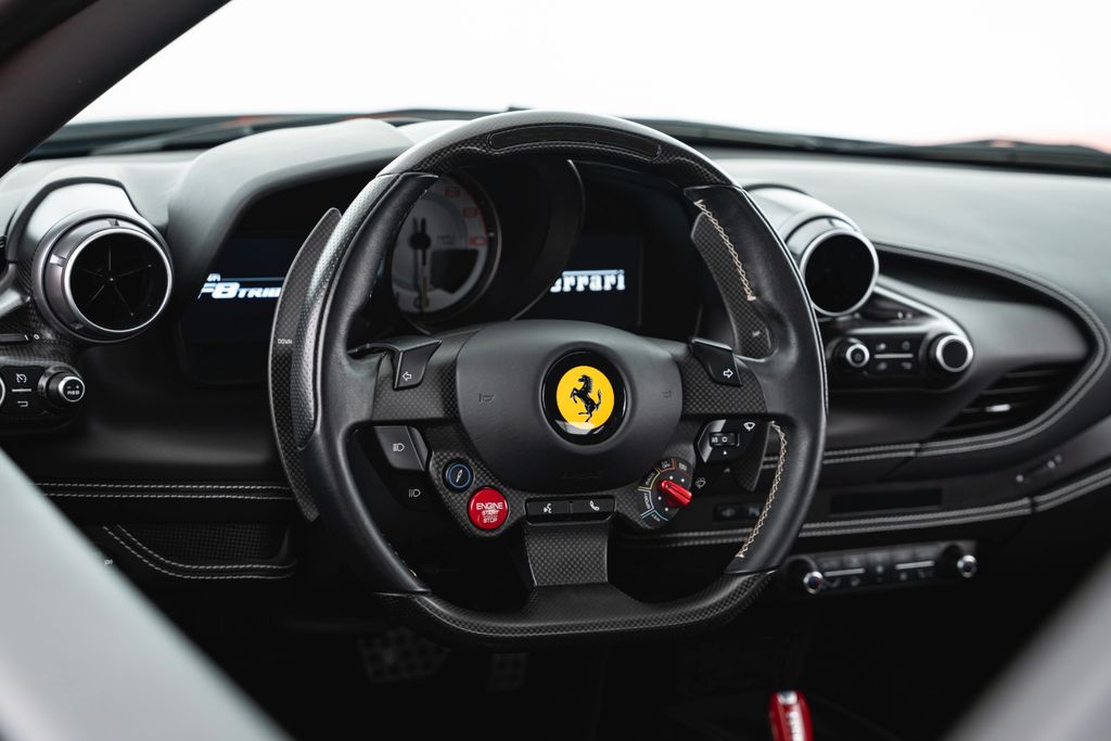 Ferrari F8 2022