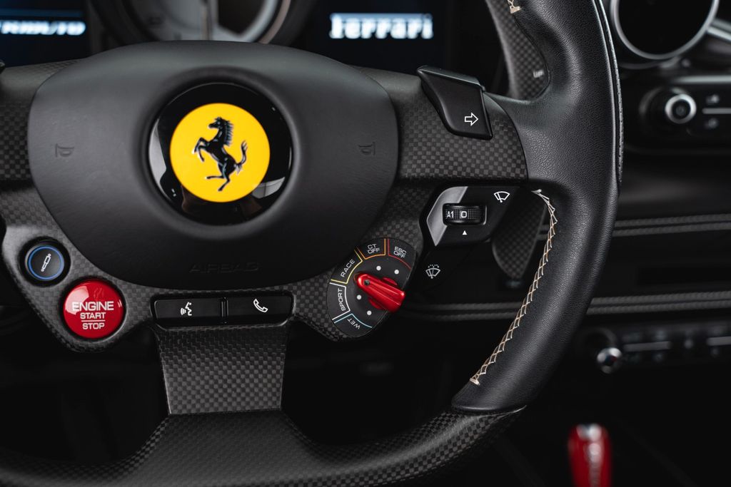 Ferrari F8 2022