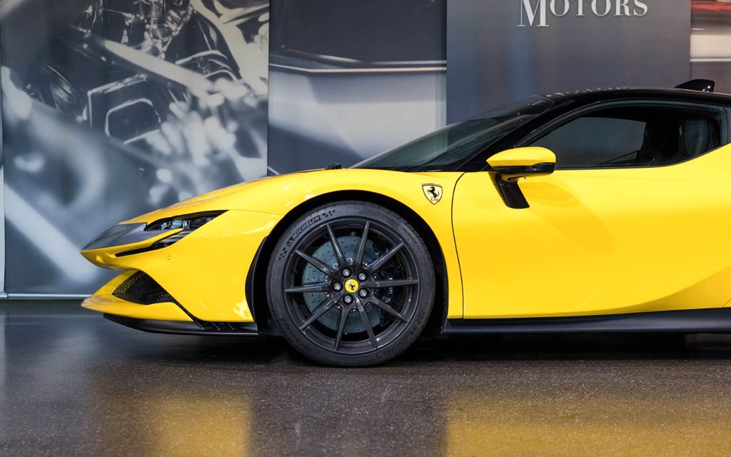 Ferrari SF90 2024