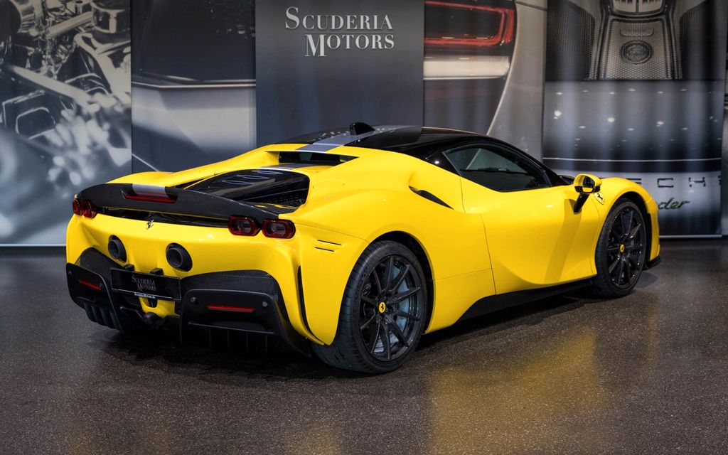 Ferrari SF90 2024
