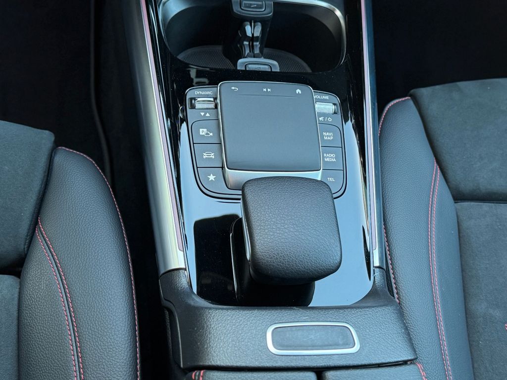 Mercedes-Benz GLA 200 2021