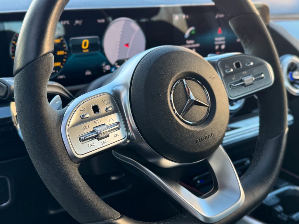 Mercedes-Benz GLA 200 2021