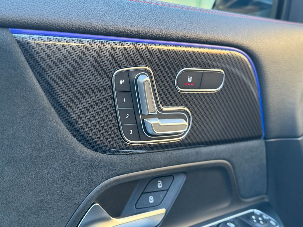 Mercedes-Benz GLA 200 2021