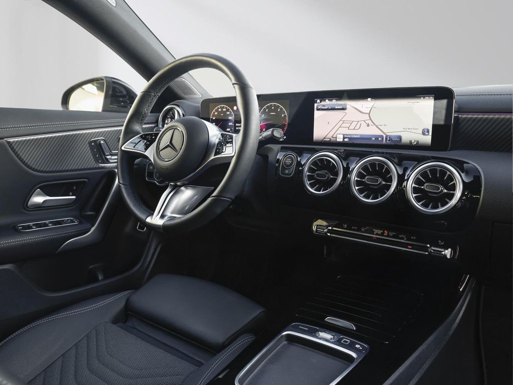 Mercedes-Benz CLA 180 2024