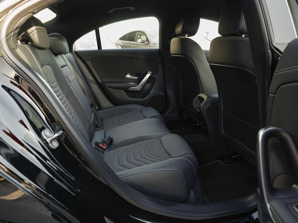 Mercedes-Benz CLA 180 2024