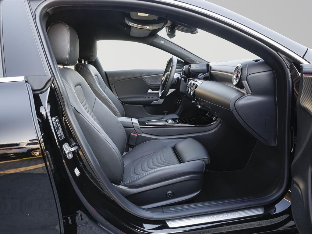 Mercedes-Benz CLA 180 2024