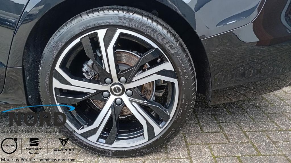 Volvo V60 2023