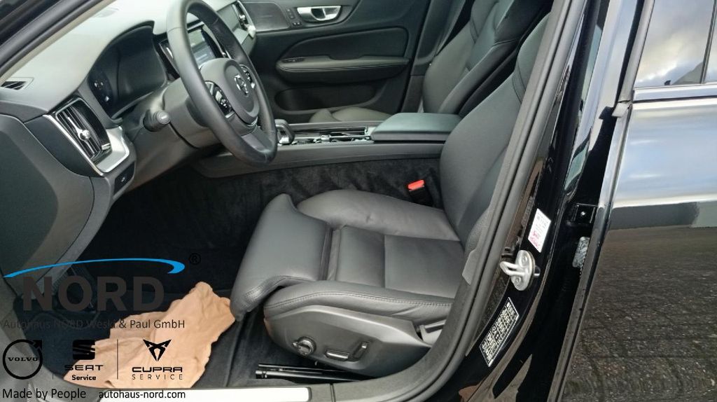 Volvo V60 2023