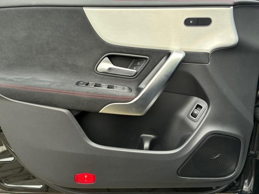Mercedes-Benz CLA 200 2024