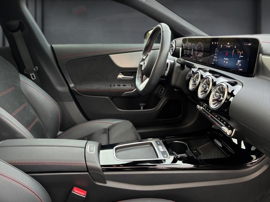 Mercedes-Benz CLA 200 2024