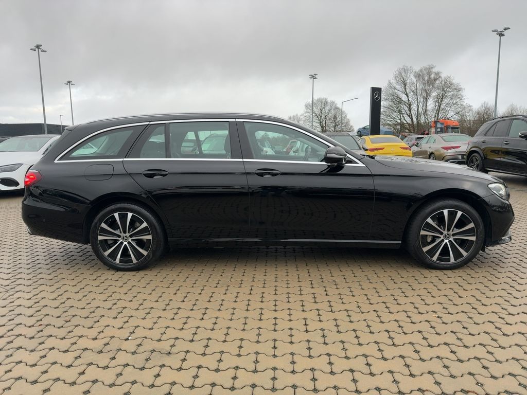 Mercedes-Benz E 300 2022