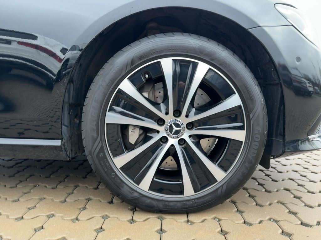 Mercedes-Benz E 300 2022