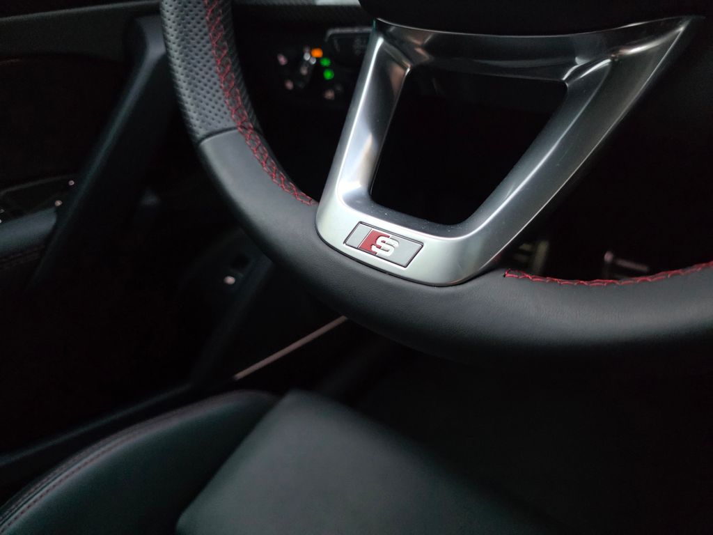 Audi SQ5 2025